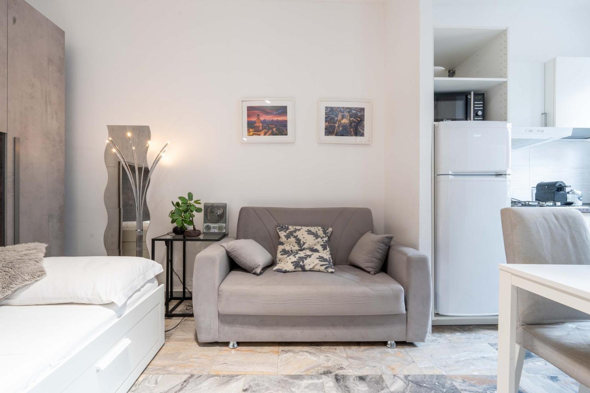Small suite in the Heart  Milano Esterno foto