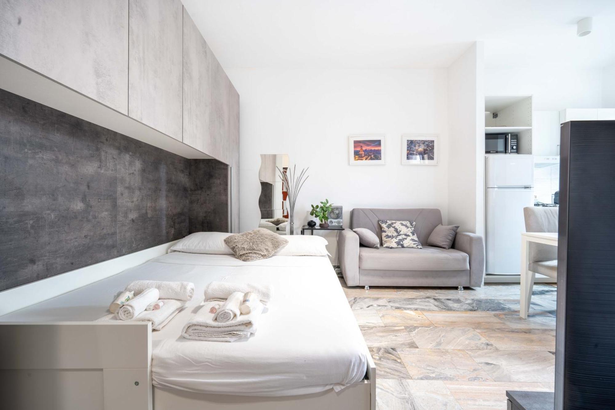 Small suite in the Heart  Milano Esterno foto