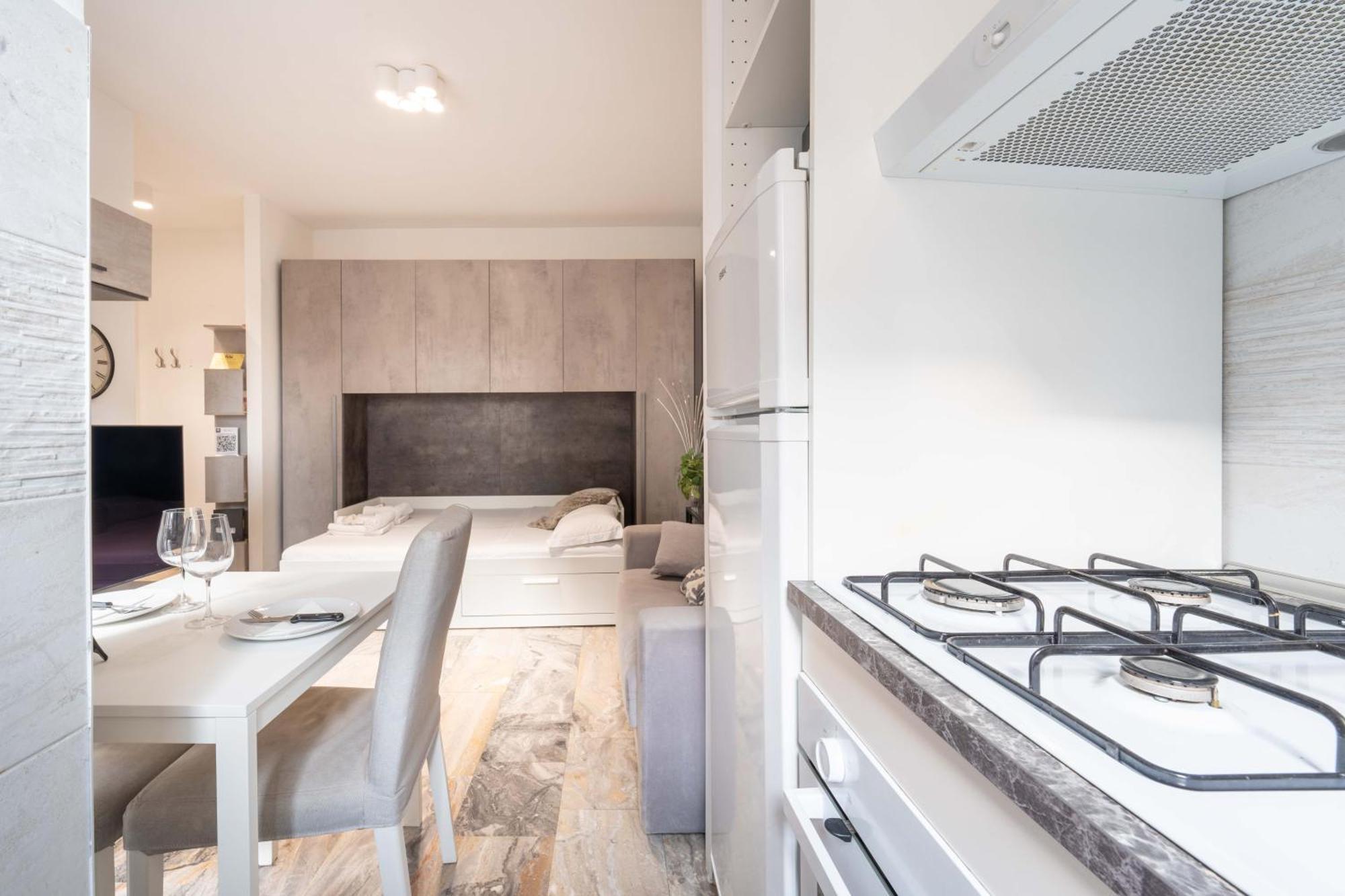 Small suite in the Heart  Milano Esterno foto