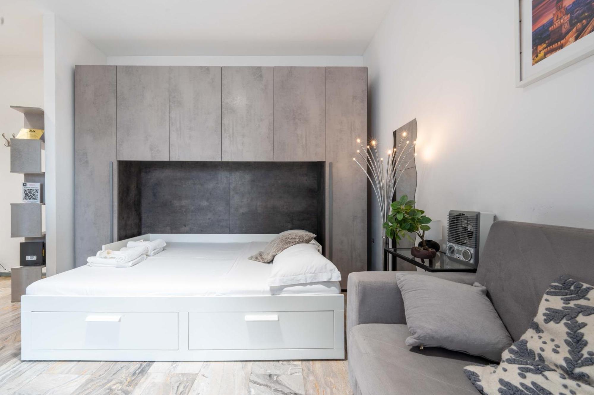 Small suite in the Heart  Milano Esterno foto