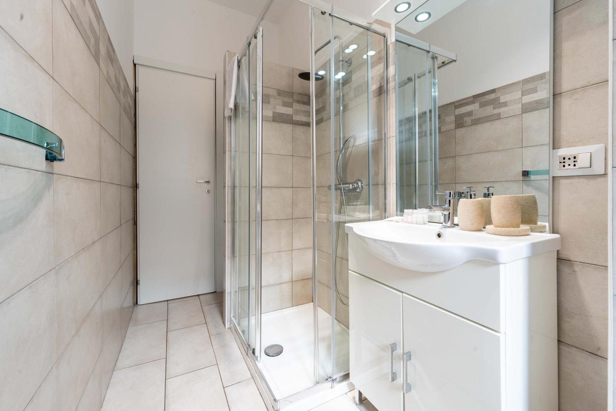 Small suite in the Heart  Milano Esterno foto