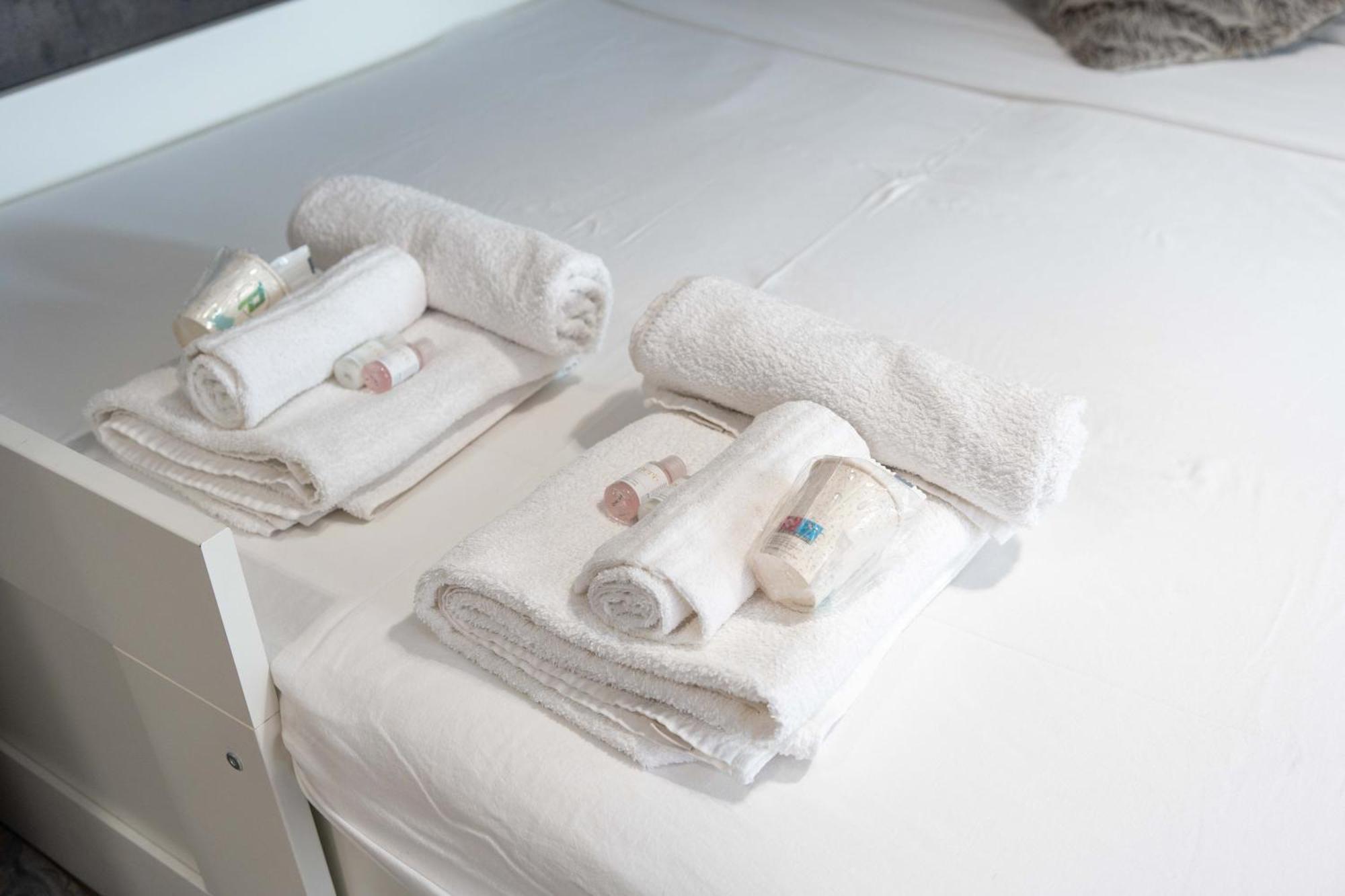 Small suite in the Heart  Milano Esterno foto