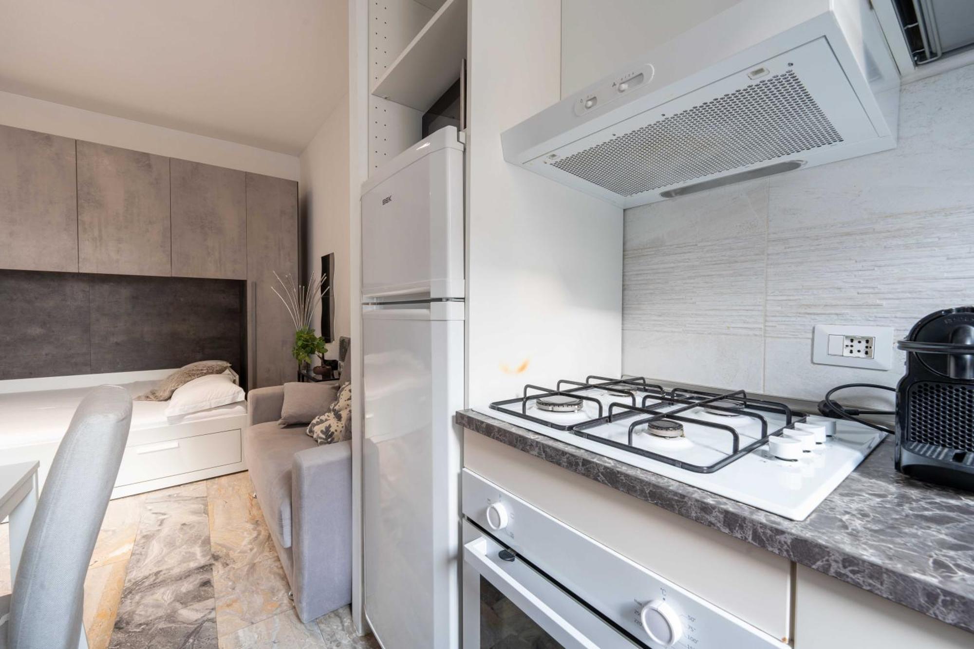Small suite in the Heart  Milano Esterno foto